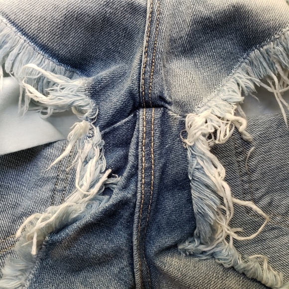 NWOT H&M Divided Distressed High Waisted Shorts - Picture 7 of 8